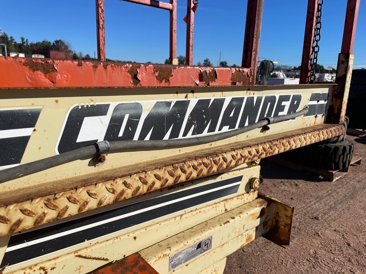#1897-•-jlg-commander-cm-2046-electric-scissor-lift-non-runner-image-21