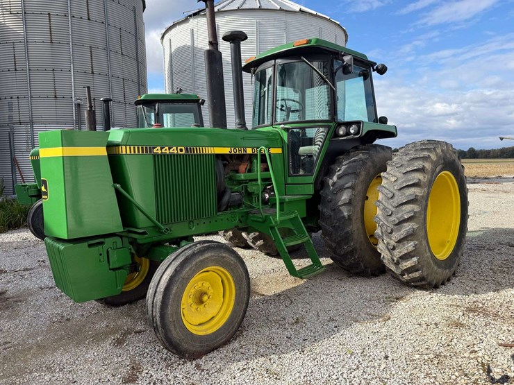 1980-john-deere-4440-tractor,-7,995-hours,-540-and-small-1000pto,-front-fuel-tank,-full-rack-front-weights,-hammer-strap,-side-step,-quad-range,-18.4x38,-quick-hitch,-2-remotes,-s/n--4440w037072-image-15
