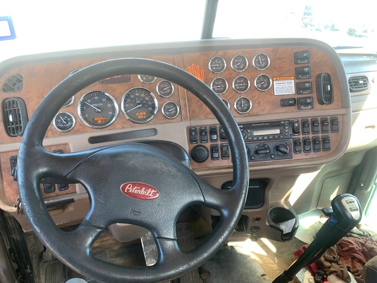 2009-peterbilt-367-image-19