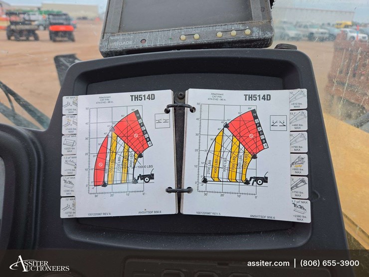 caterpillar-th514d-image-14