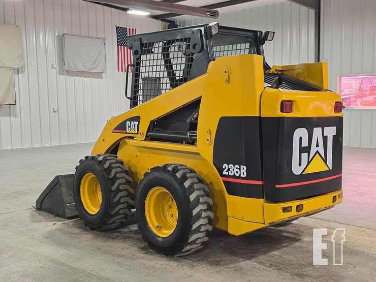 2005-caterpillar-236b-image-4