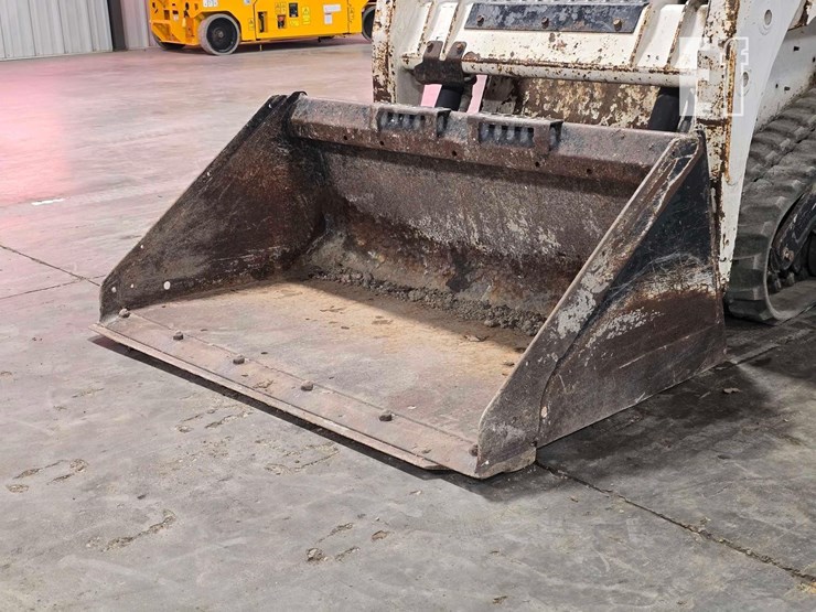 2013-bobcat-t110-image-9