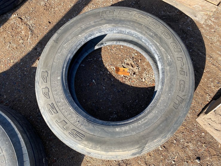 #6972-•-(1)-bfgoodrich-st-244-275/80r24.5-commercial-truck-tire-image-2
