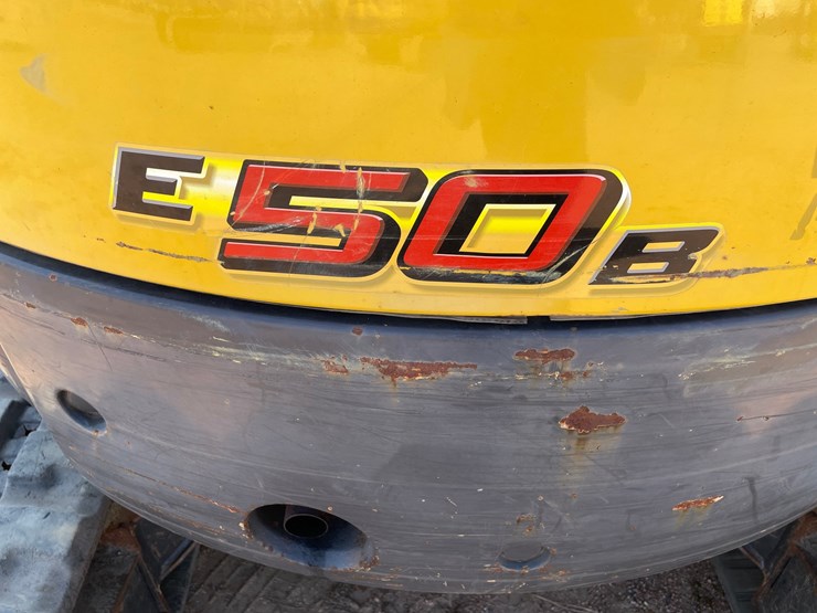 #1904-•-2011-new-holland-e50b-midi-excavator-image-38