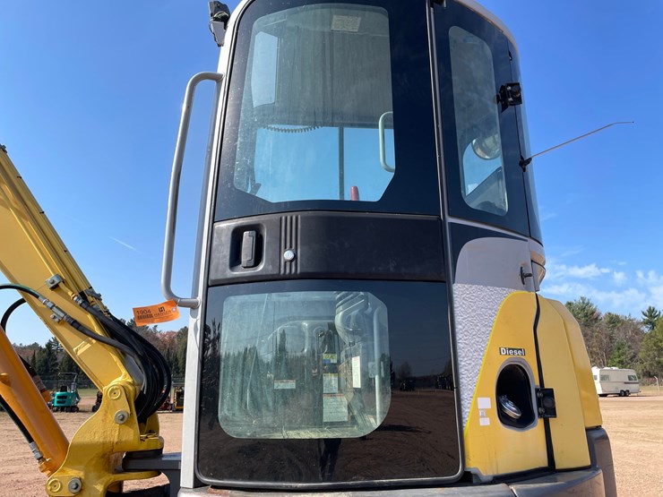 #1904-•-2011-new-holland-e50b-midi-excavator-image-25