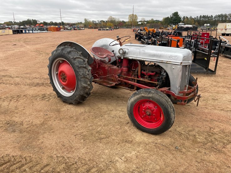#1856-•-ford-tractor-image-15