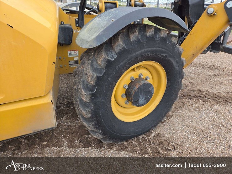 caterpillar-th514d-image-27