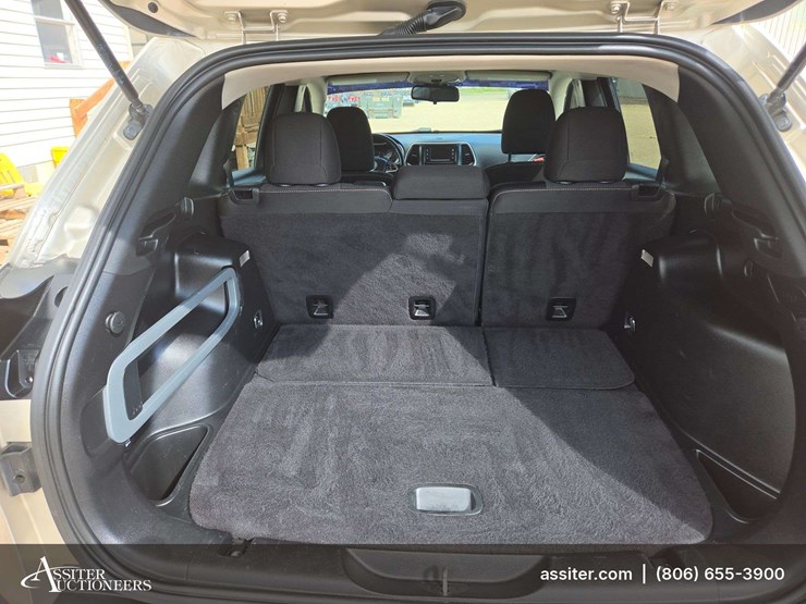 2015-jeep-cherokee-image-6