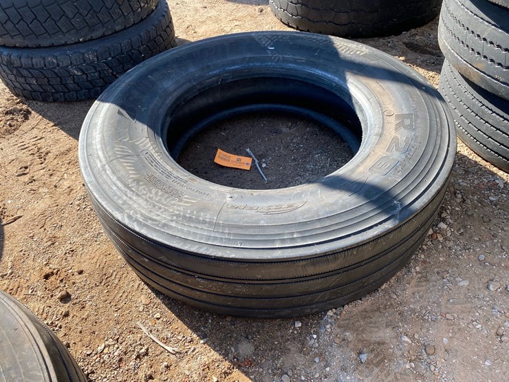 #6966-•-(1)-bridgestone-r284-ecopia-295/75r22.5-commercial-truck-tire-image-1