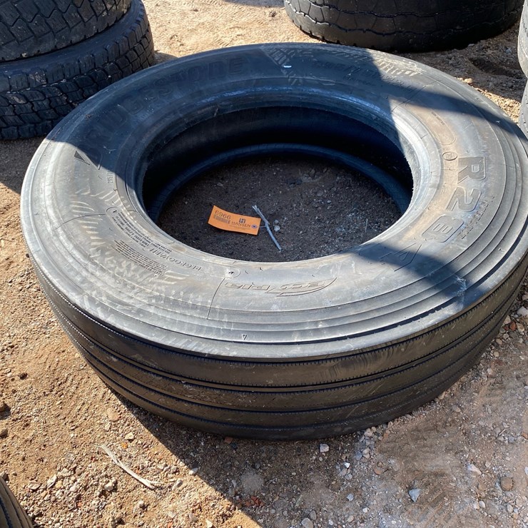 #6966 • (1) Bridgestone R284 Ecopia 295/75R22.5 Commercial Truck Tire