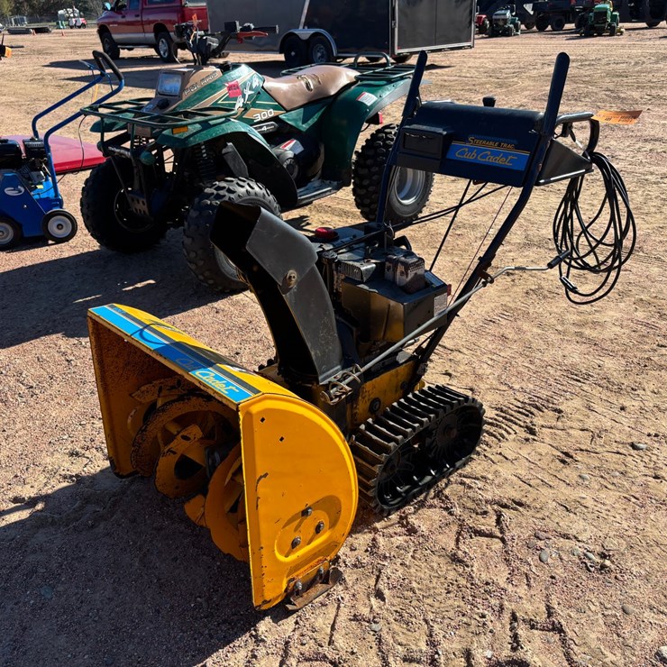 #1864 • Cub Cadet 826T 26" Snow Blower