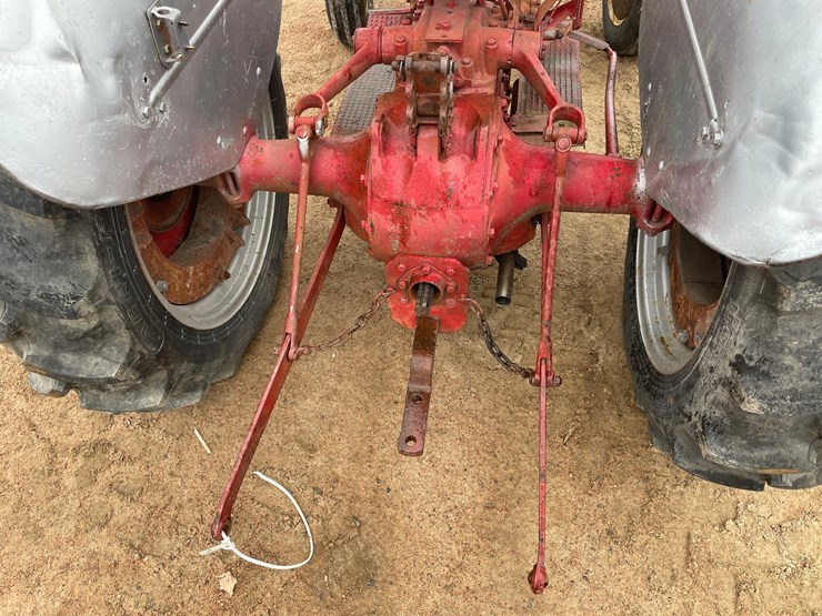 #1856-•-ford-tractor-image-40