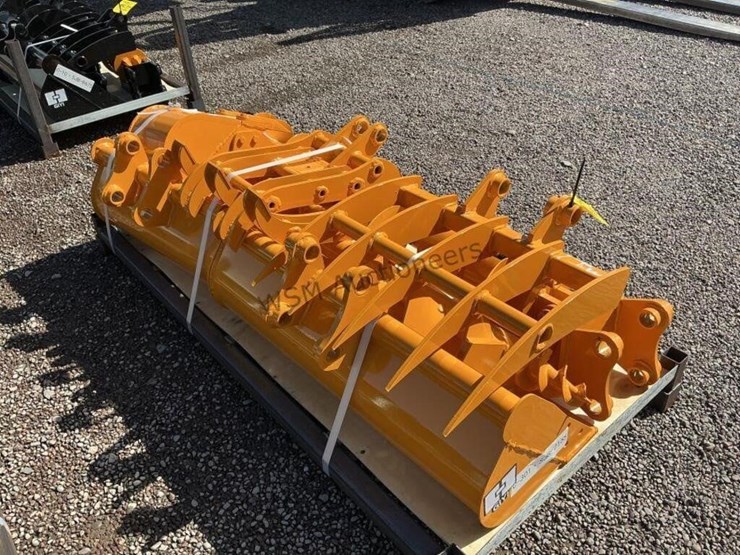 excavator-attachment-set-image-2