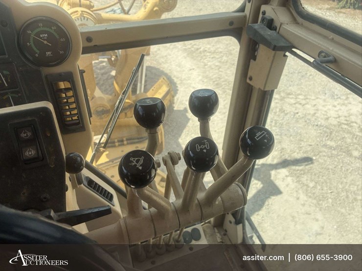 2002-caterpillar-140h-image-23