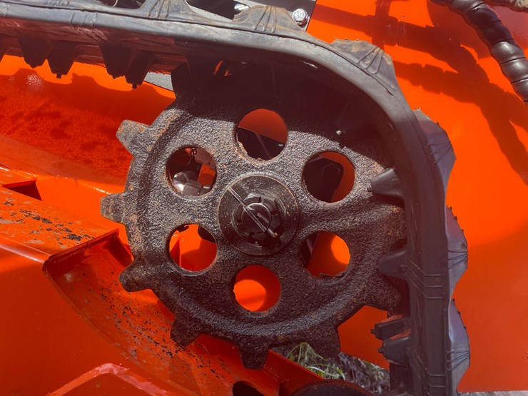 #3211-•-2026-skid-steer-loader-image-11