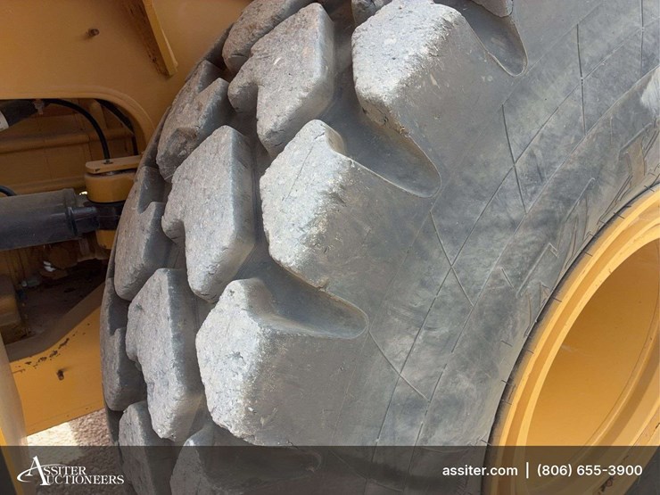2012-caterpillar-950k-image-36