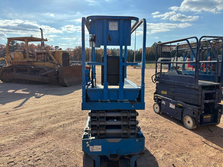 #1921-•-2018-genie-gs-1930-electric-scissor-lift-image-6