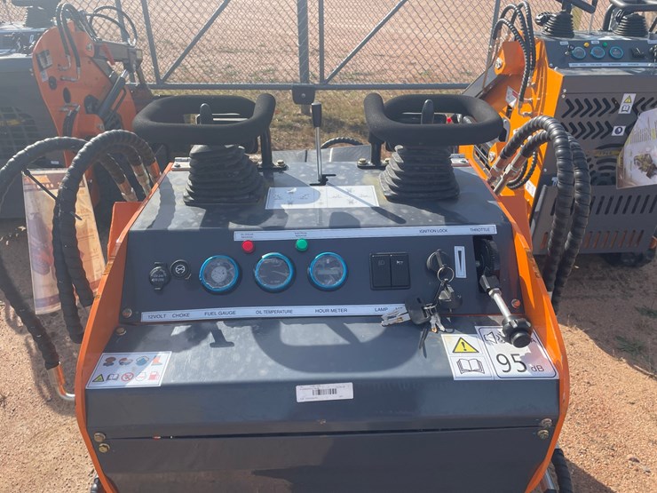 #3201-•-landhonor-mini-skid-steer-loader-me380x2-image-17