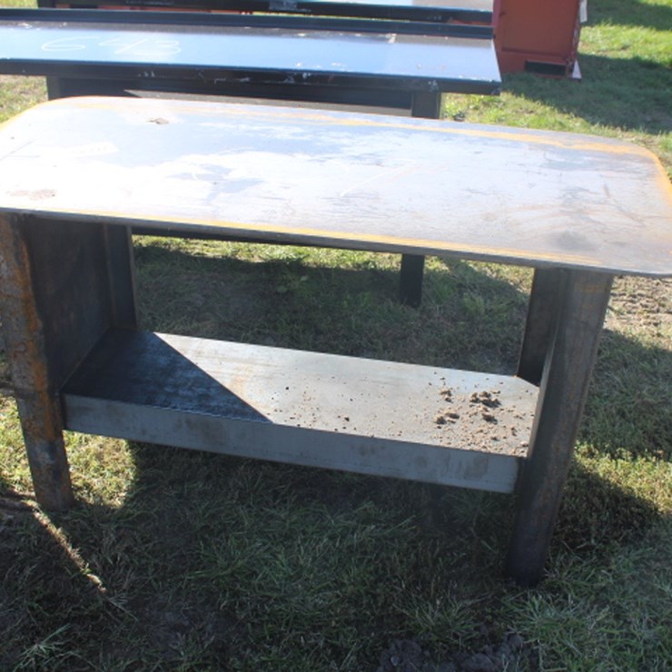 #612 • 30inx57in welding table