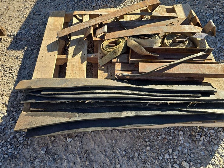 coil-racks,-small-tie-down-straps,-misc.-rubber-protection-strips-image-3