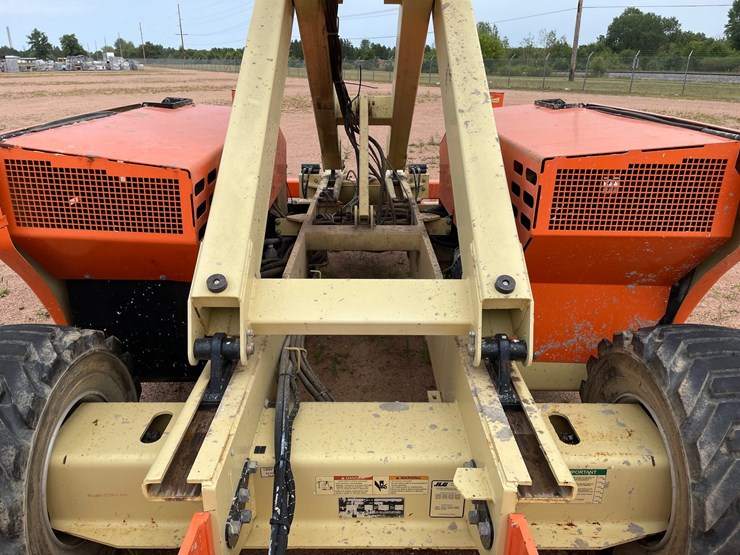 #1859-•-2015-jlg-4394rt-4x4-scissor-lift-image-54