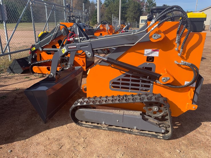 #3205-•-2026-landhonor-lhr-me380r3a-mini-skid-steer-loader-image-8
