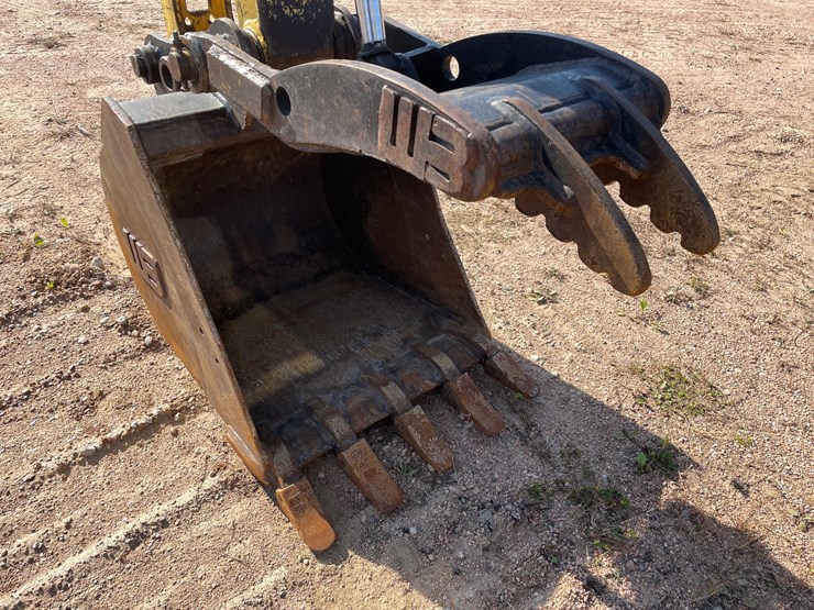 #1904-•-2011-new-holland-e50b-midi-excavator-image-12