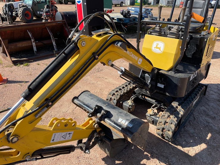 #3248-•-agt-mini-excavator-image-9