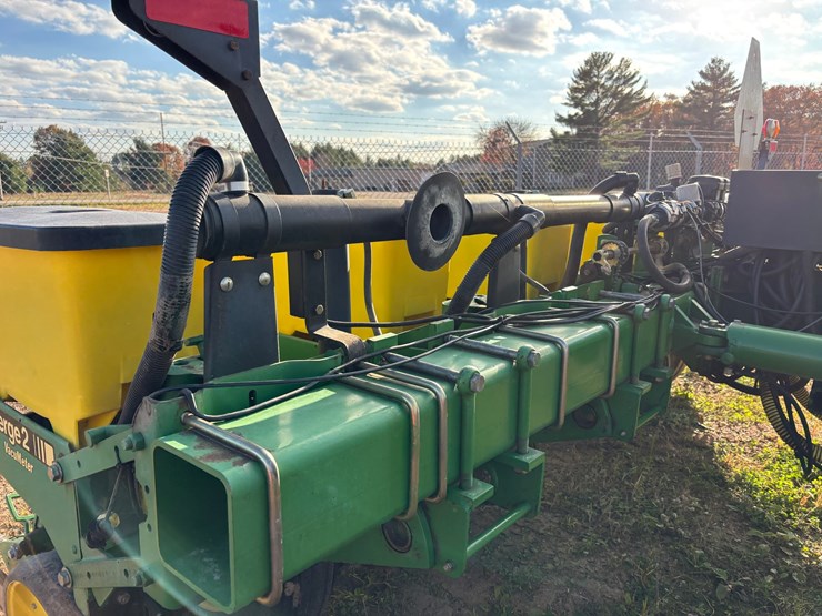 #1949-•-john-deere-7200-conservation-16-row-planter-image-27