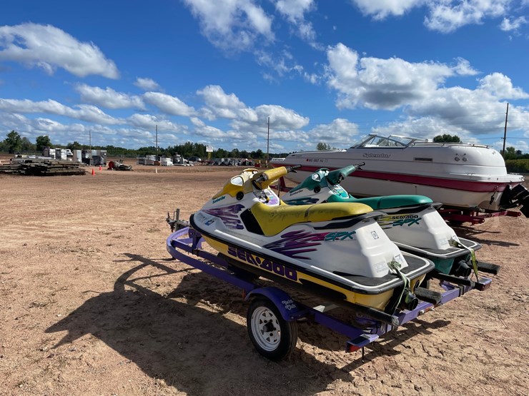 #1027-•-(2)-jet-skis-(with-registration-cards)-with-trailer-image-3