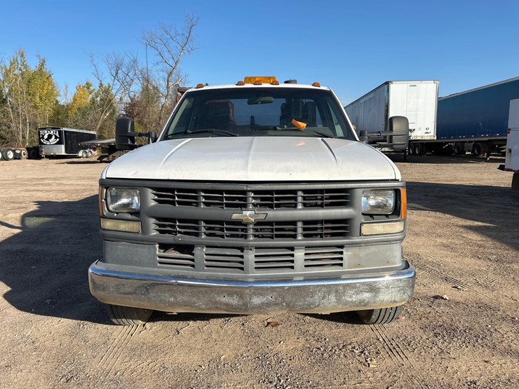 #6933-•-1994-chevrolet-1-ton-dually-service-body-truck-(has-wi-title)-image-8