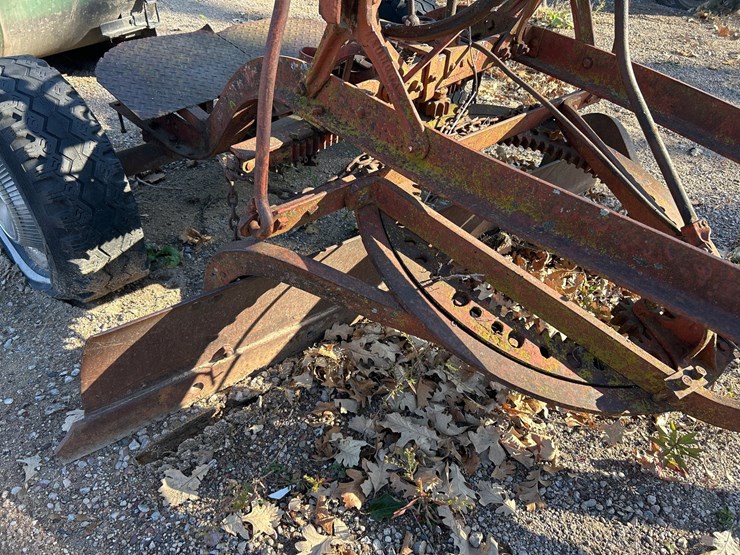 #6940-•-pull-behind-road-grader-implement-image-9