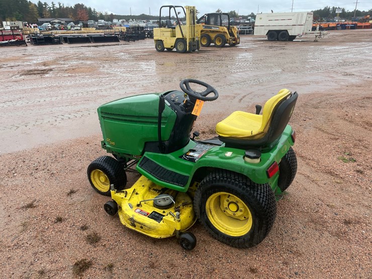 #1010-•-john-deere-gt245-riding-lawn-mower-image-41
