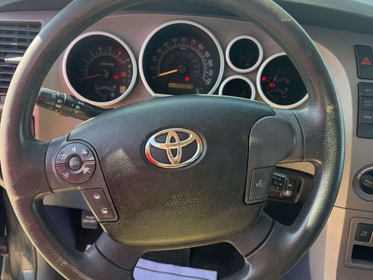 2013-toyota-tundra-srs,-5.7l/v8-iforce,-4wd,-reese-hitch,-4-door,-cloth-interior-power-lock/windows/seat,-250,027-miles,-vin#-5tfuw5f11cx231515-image-20