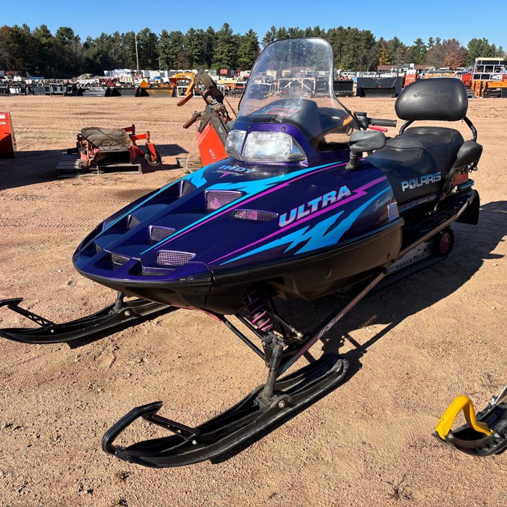 #1870 • 1997 Polaris Indy Touring Snowmobile (Has Reg. card)