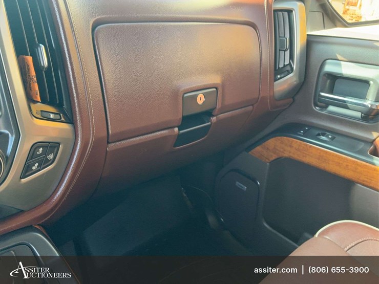 2015-chevrolet-silverado-1500-high-country-image-36