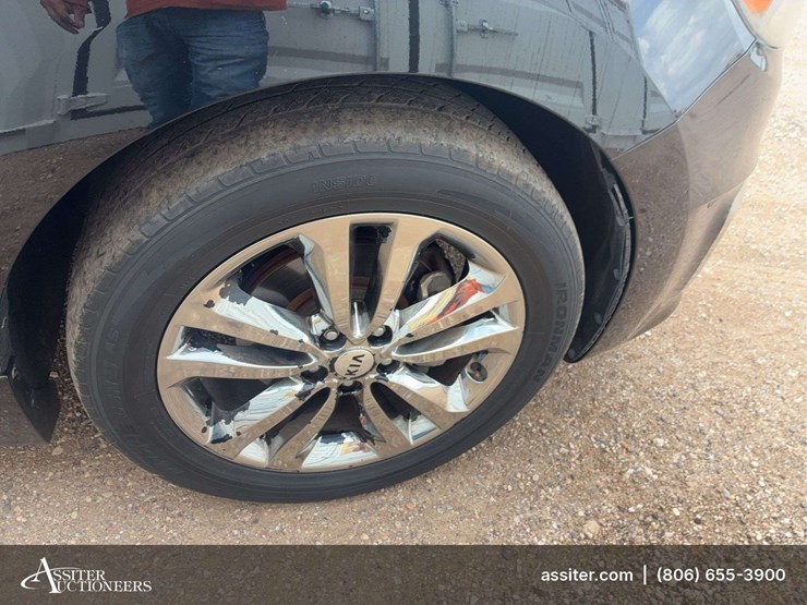 2017-kia-sedona-image-31
