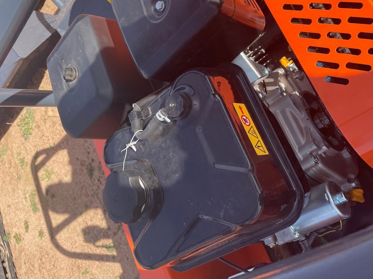 #3208-•-2026-tracked-lawn-mower-image-16