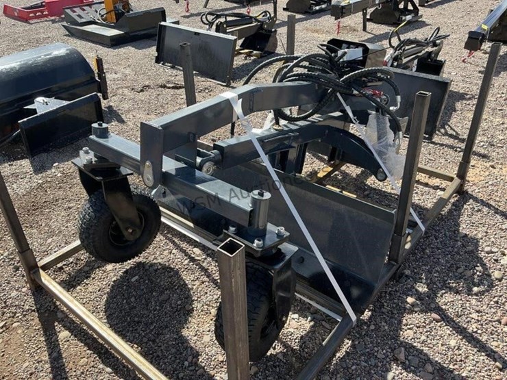 2026-giyi-grader-for-stand-up-skid-steer-image-3