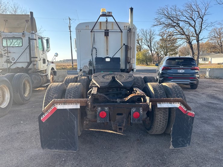 #6902-•-1993-mack-conventional-sleeper-semi-tractor-image-5