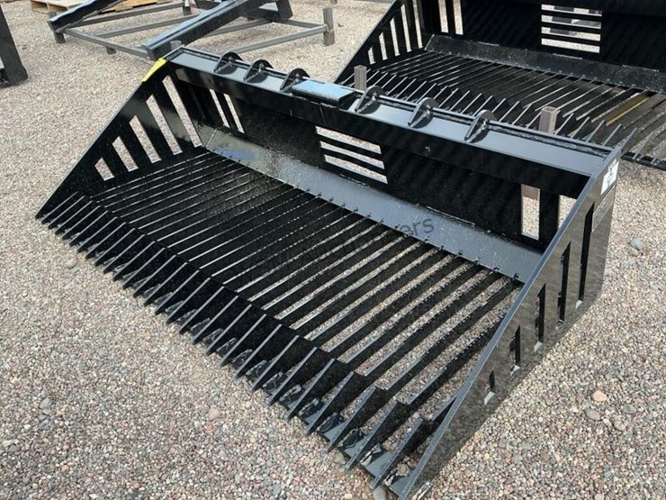 2026-giyi-66in-rock-bucket-for-skid-steer-image-4