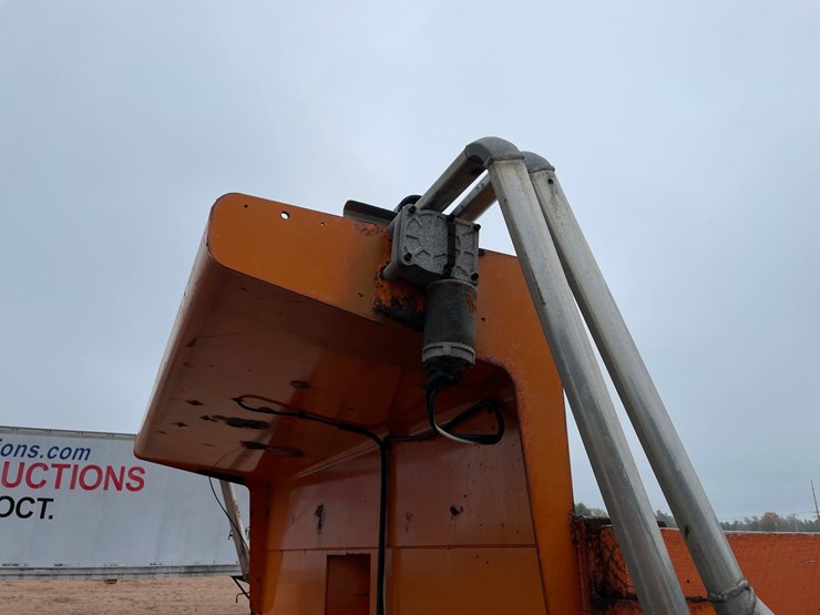 #3729-•-16'-salter-and-sand-box-with-conveyor-bottom-image-13