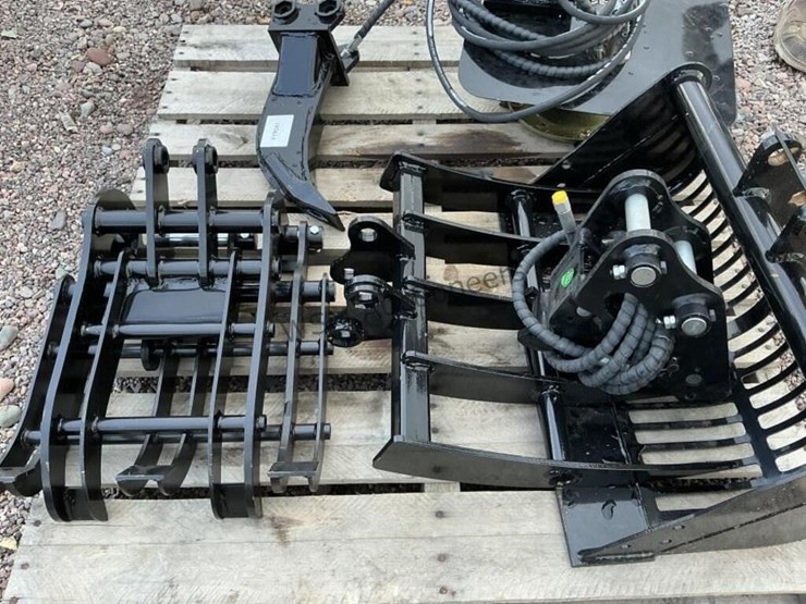mini-excavator-attachments-image-4