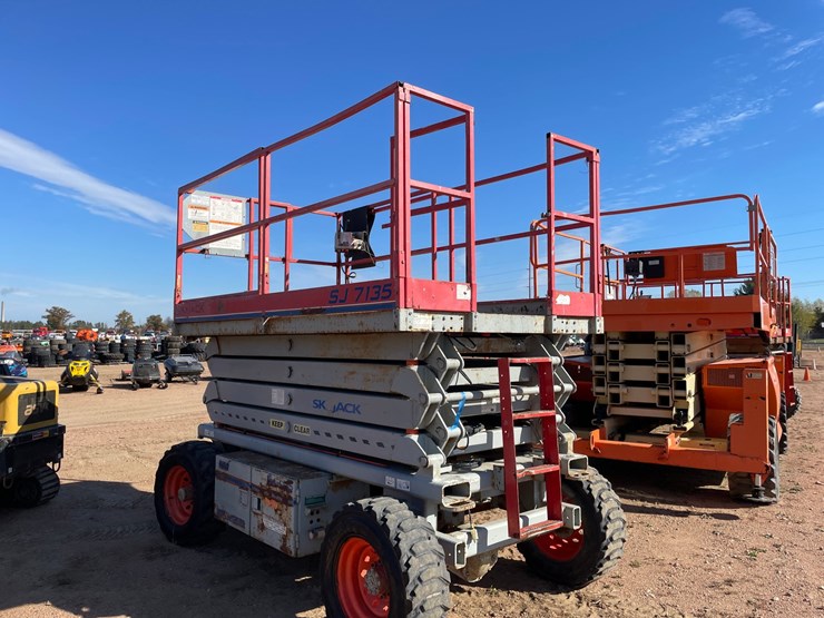 #1878-•-skyjack-sj7135-4x4-off-road-scissor-lift-image-7