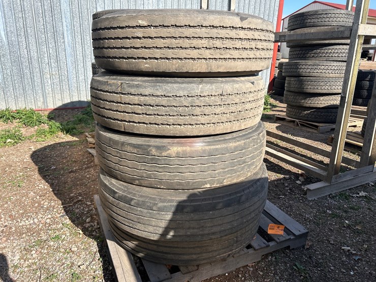 #6960-•-(5)-commercial-truck-tires-image-1