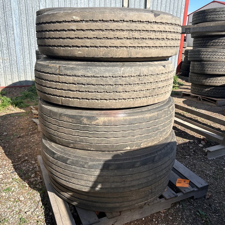 #6960 • (5) Commercial Truck Tires