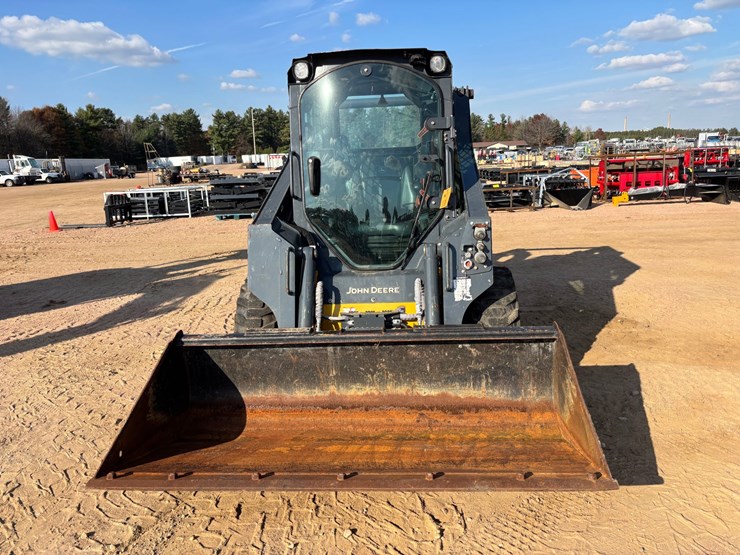#1078-•-2023-john-deere-318g-wheeled-skid-steer-image-2