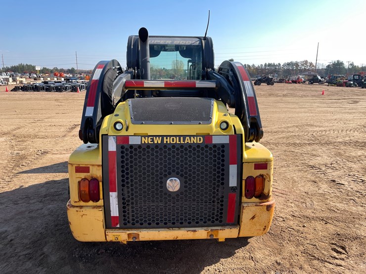 #1906-•-new-holland-l228-skid-steer-image-4
