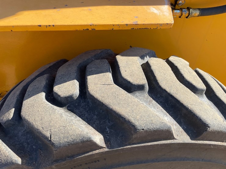 #1088-•-hydra-mac-1300-wheeled-skid-steer-image-12