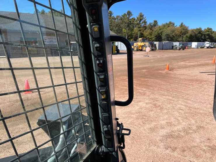 #1959-•-2015-new-holland-l230-skid-steer-image-20